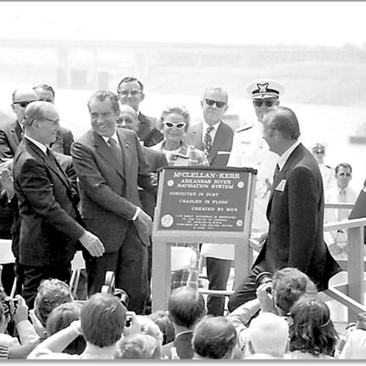 Only in Oklahoma: Bonds made port dreams a reality | Archive | tulsaworld.com