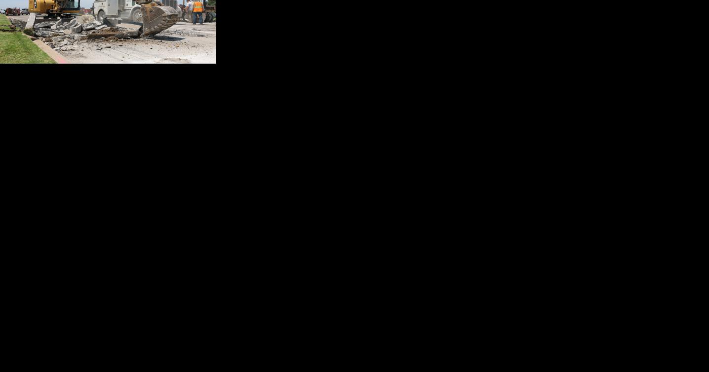 Pavement buckling closes eastbound 71st west of Mingo - Vimarsana News