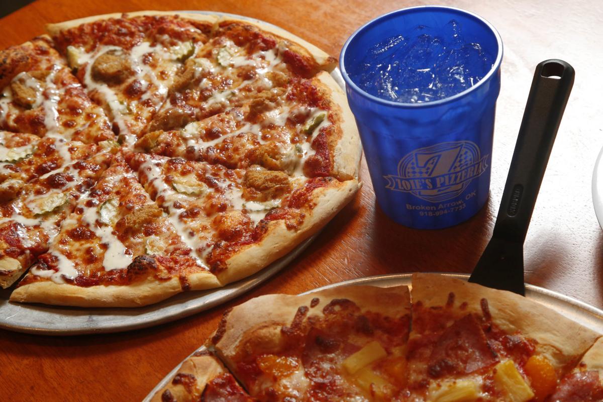 Review Pizzas Get Superhero Treatment At Zoie S Pizzeria In Broken Arrow Dining Tulsaworld Com
