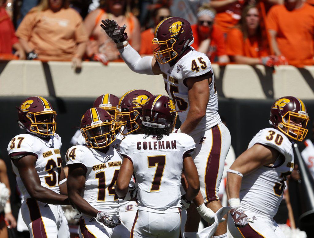 Big 12's Bob Bowlsby expects to sign extension through 2025 Big 12's Bob Bowlsby expects to sign extension through 2025