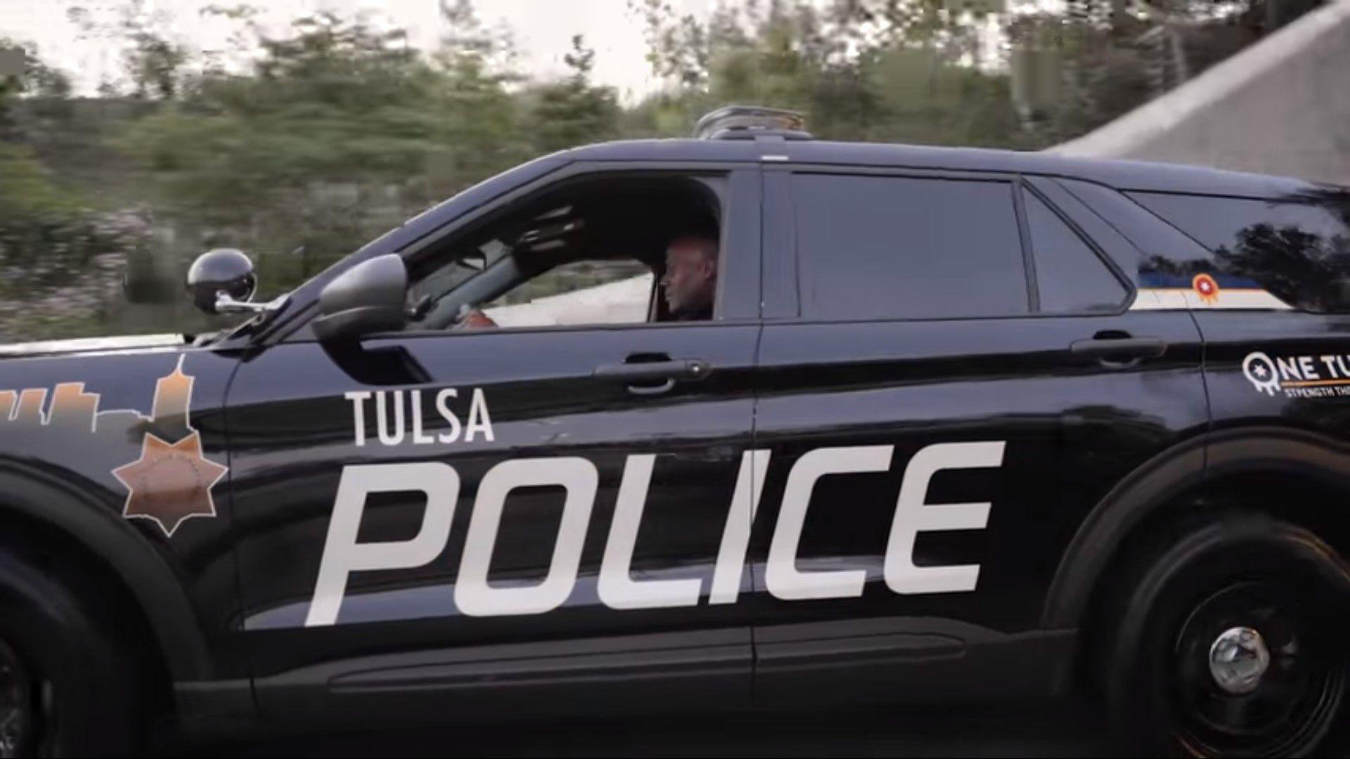 Tulsa Police Department Unveils New Paint Scheme For Patrol Cars Crime News Tulsaworld Com