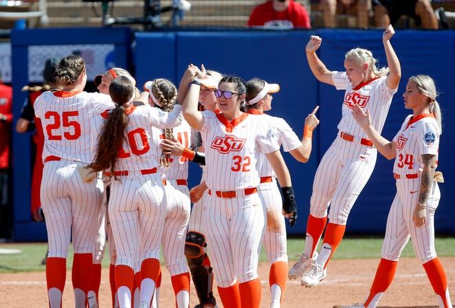 WCWS: Should players wear shorts at the softball World Series?