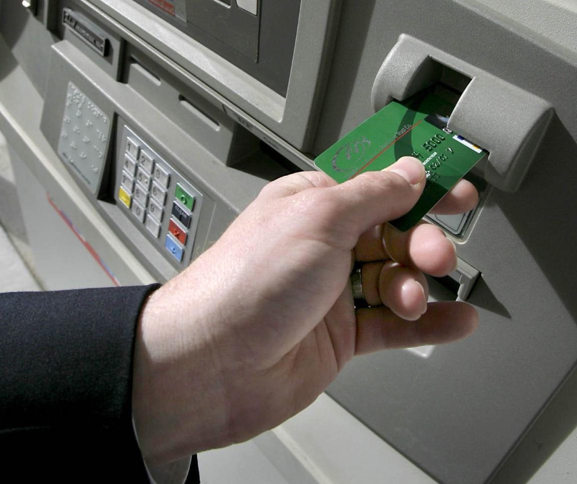 Thieves Steal Atm Machine But It Falls Out Of Getaway Van Tulsaworldcom