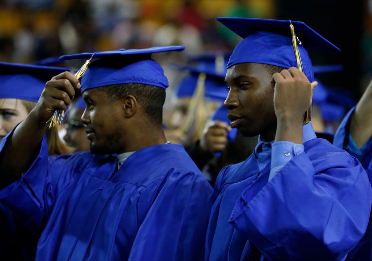 Photo Gallery Rogers High School Graduation Latest Headlines