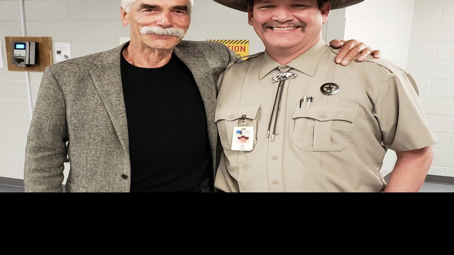 Oklahoma Cowboy Museum S Security Director Becomes Twitter Phenom