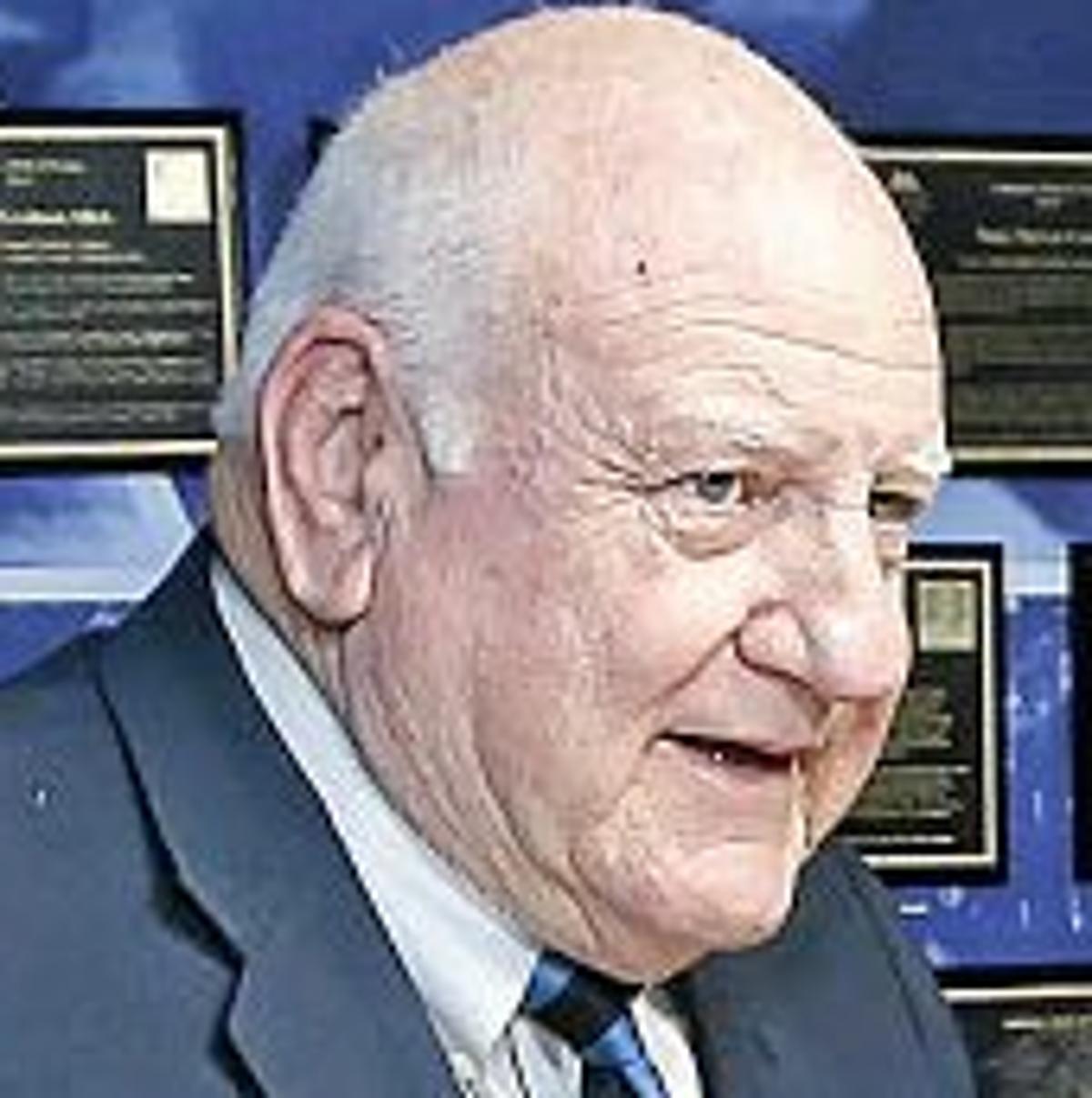 Bill Haisten By Signing Another Contract Gil Cloud Sustains Commitment To Tps Athletics Highschools Tulsaworld Com Bill Haisten By Signing Another Contract Gil Cloud Sustains Commitment To Tps Athletics Highschools Tulsaworld Com