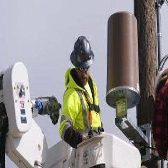 Lineman Critically Injured Frustration Rises As Oklahoma City Area Power Outages Enter Second Week State And Regional News Tulsaworld Com