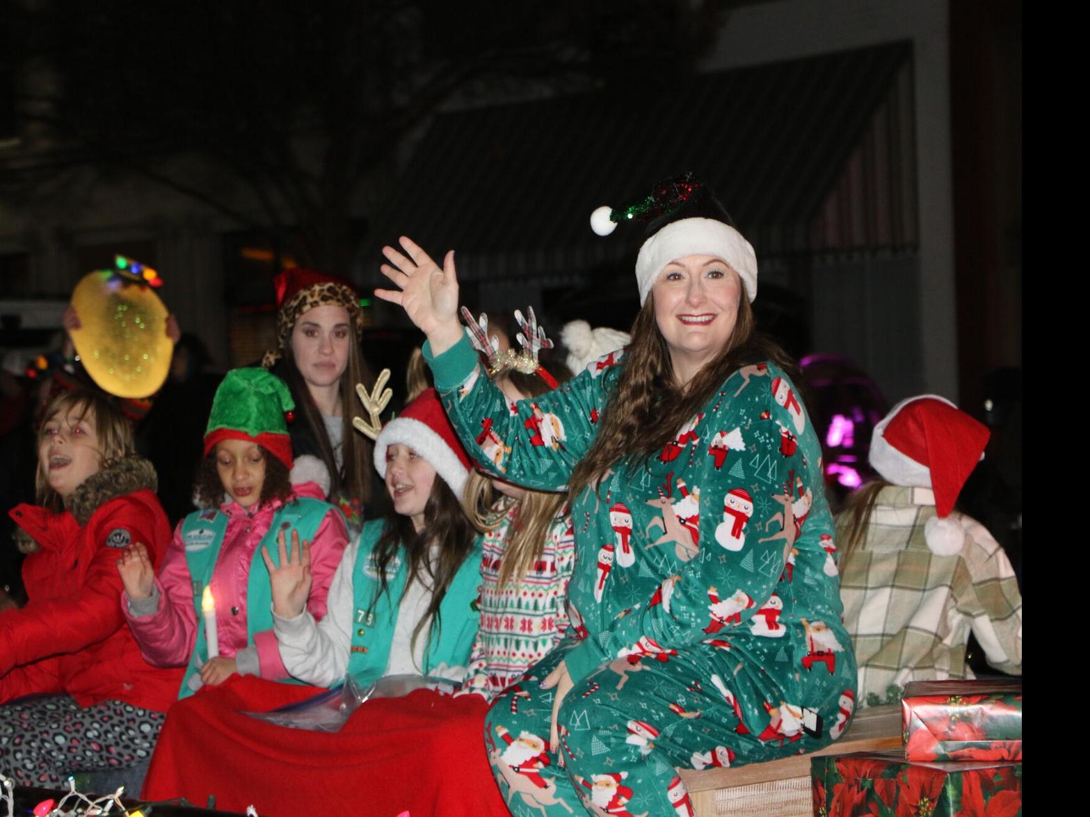 Christmas Parade Collinsville 2022 Photos: See Pictures Of Collinsville's 2021 Christmas Parade | News |  Tulsaworld.com