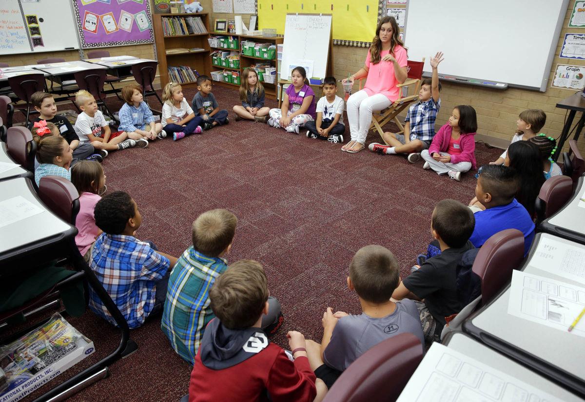 Photo gallery First day of classes at Jenks East Elementary