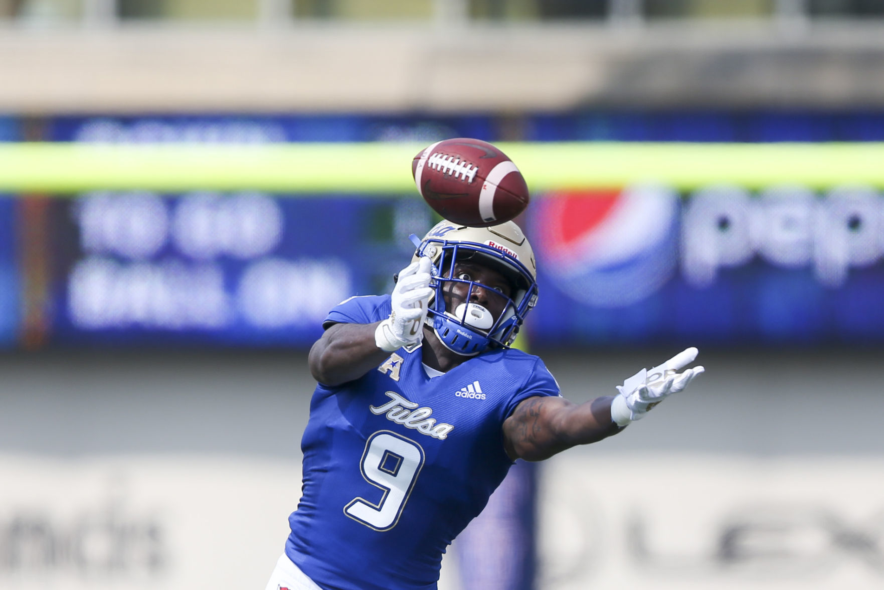 OSU At TU Notebook: Cowboys Honor T. Boone Pickens At Tulsa With Helmet ...