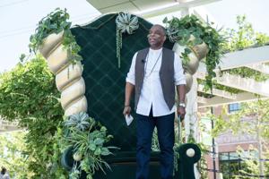 LeVar Burton addresses mass shootings while inspiring young readers at Guthrie Green