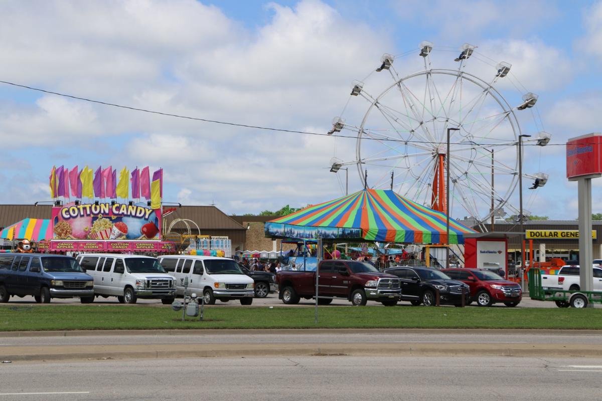 Owasso’s 2019 Trail Days Images of Sam’s Amusements Carnival on 76th