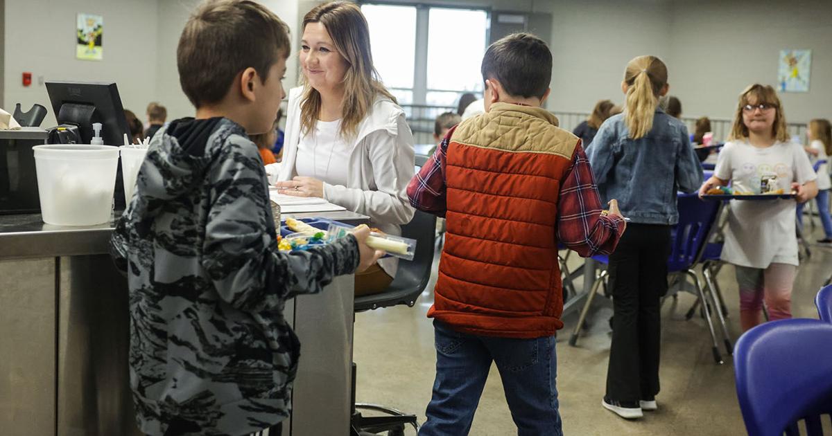 Oklahoma Watch: School lunch deposits costing parents millions in fees