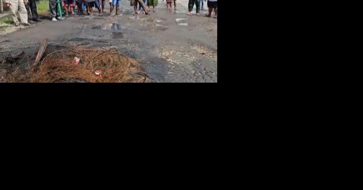 REES RESIDENTS PLEAD FOR PAVING - Vimarsana News