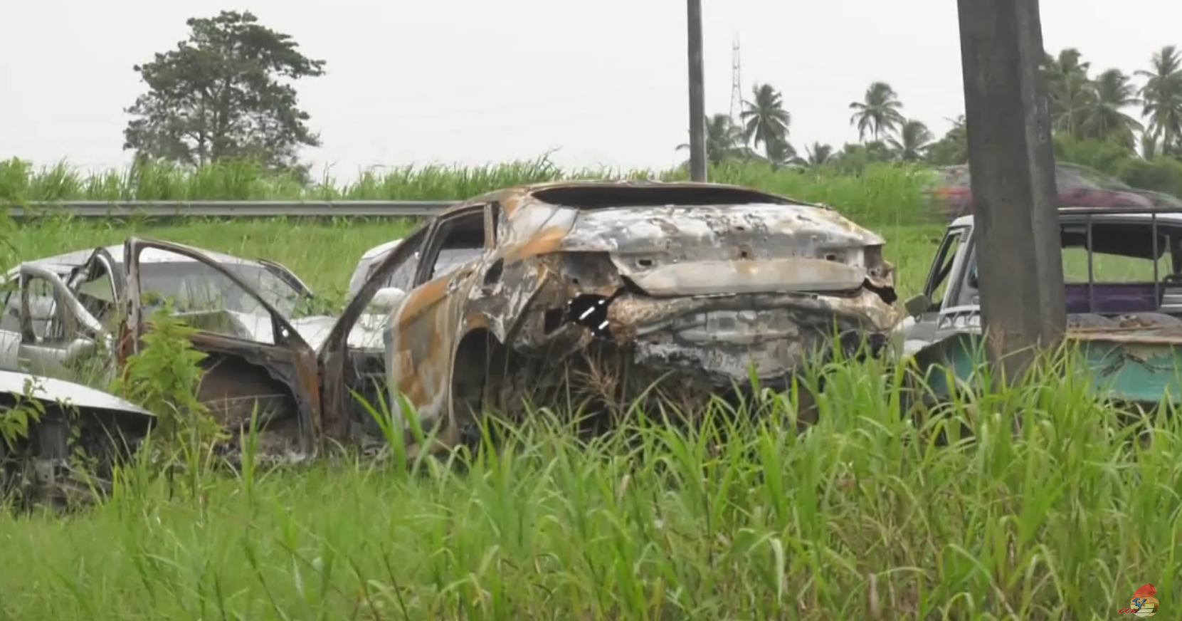 BODY BURNT IN CAR - Vimarsana News