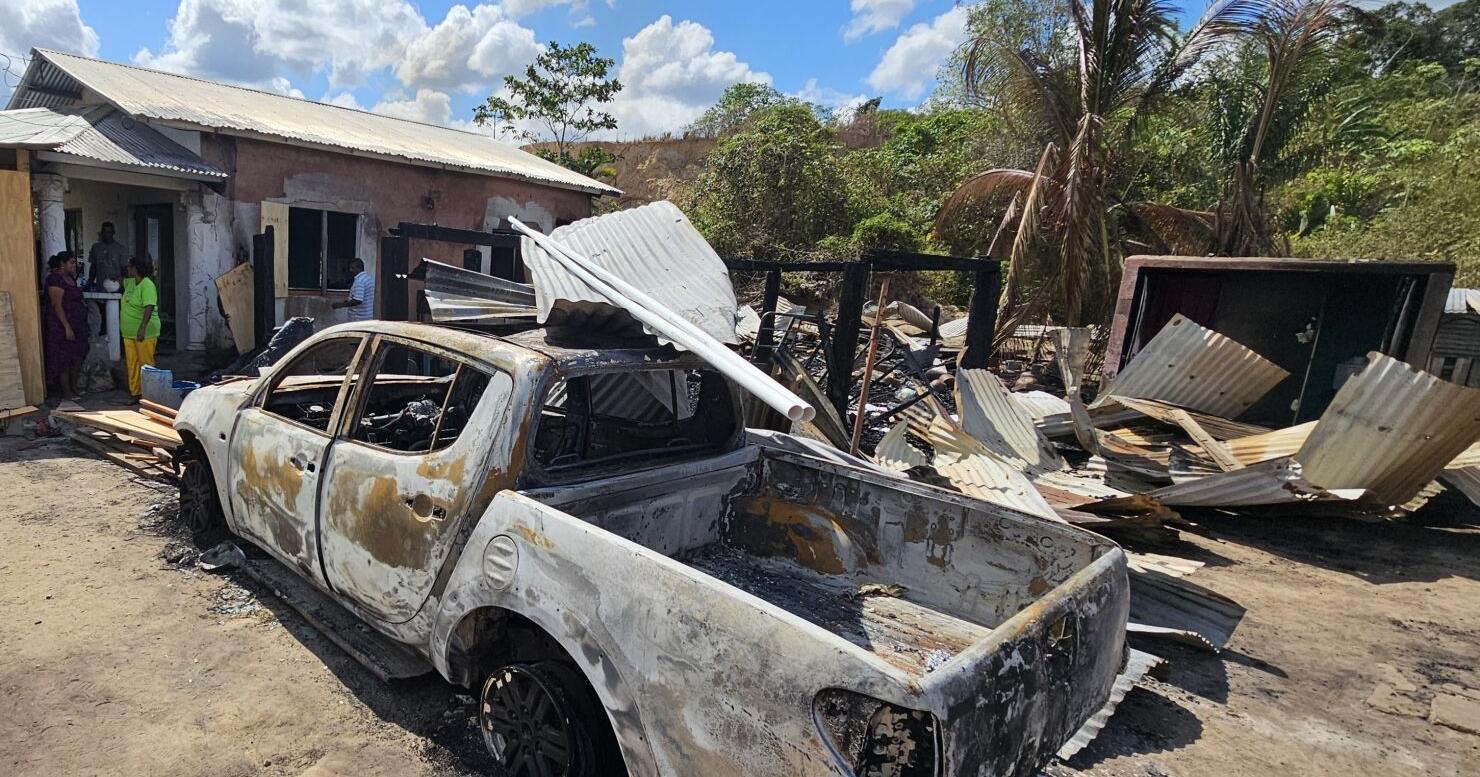 HOUSE, VAN DESTROYED IN FIRE - Vimarsana News