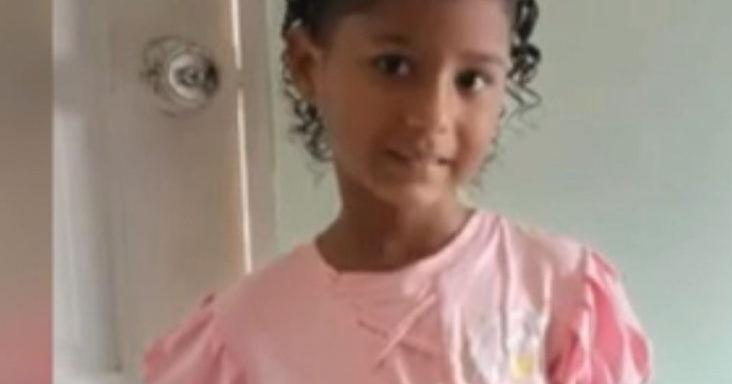 BOAT CAPSIZES, CHILD DIES