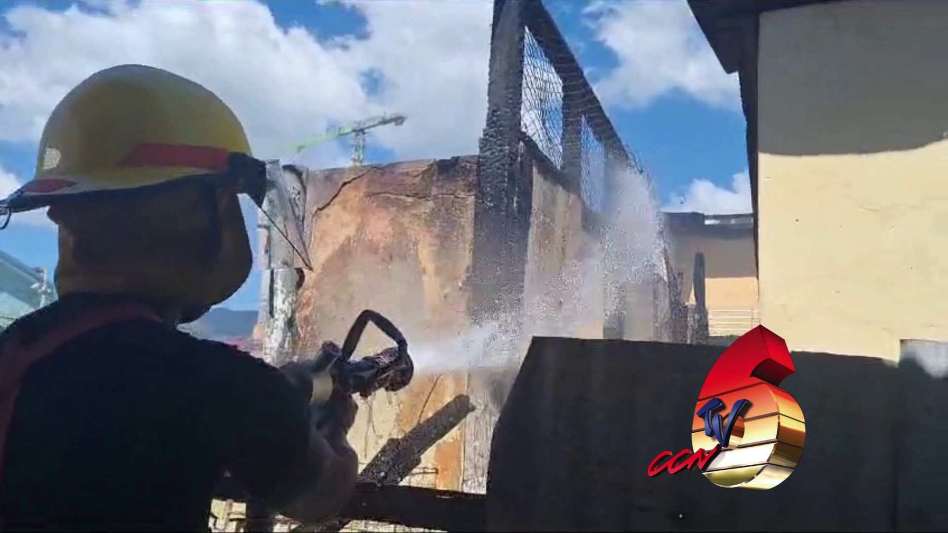 TWO FIREFIGHTERS INJURED WHILE RESPONDING TO FIRE CALL | News | tv6tnt.com