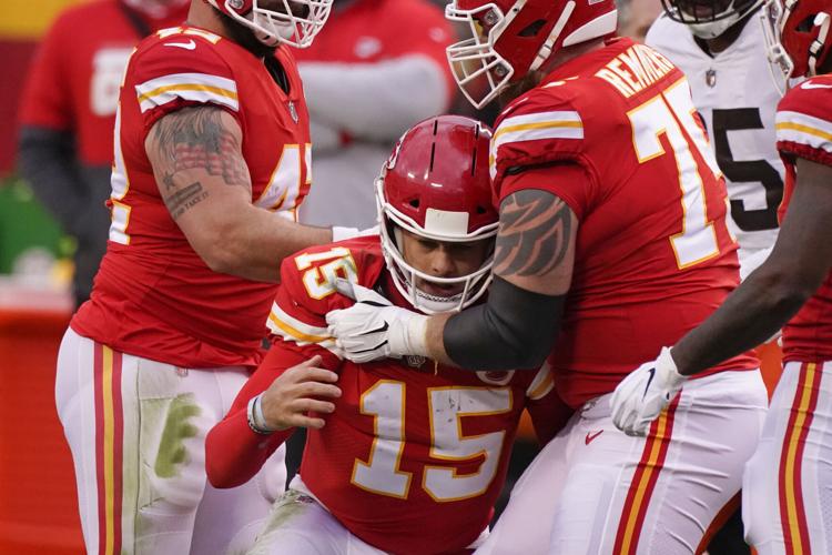 Mahomes rallies Chiefs to win over Browns