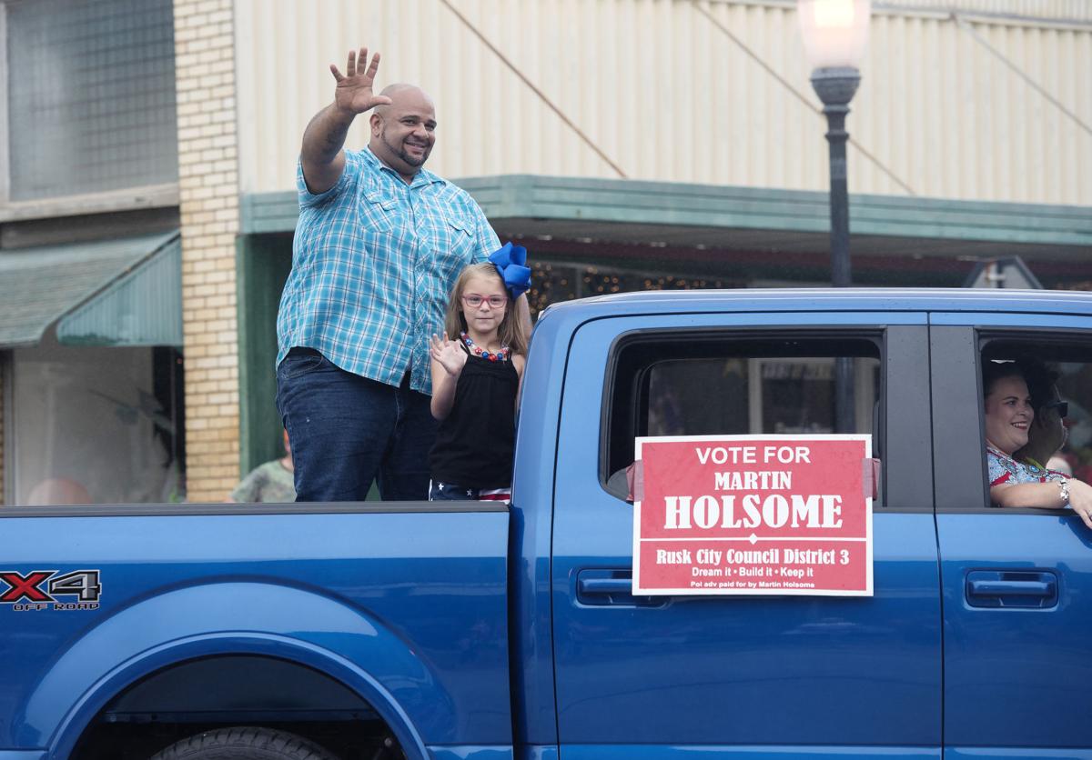 Unconventional City Councilman Martin Holsome pushes ...