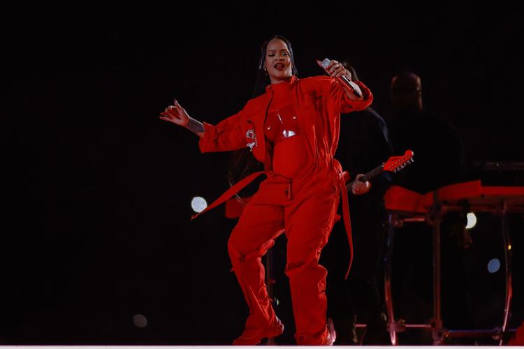 Who played Super Bowl halftime last year? Past acts, performers - Sports  Illustrated