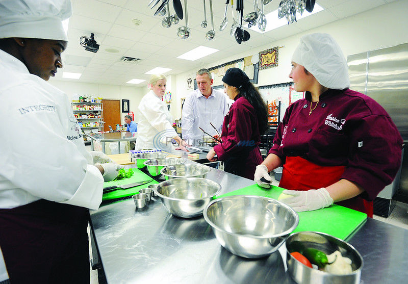 Students Create Menu Prepare Dishes Serve In Restaurant Program Local News Tylerpaper Com