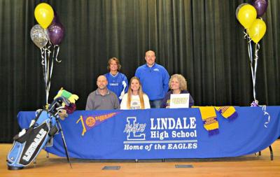 Simmons signs with H-S