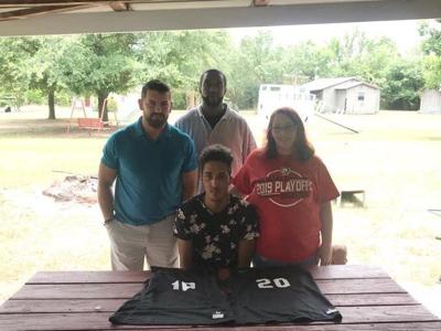Van S Pj Brooks Signs To Play Basketball At Victoria College