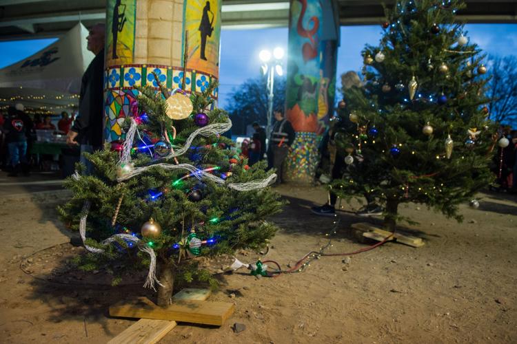 Christmas Under the Bridge brings hundreds together to celebrate hope