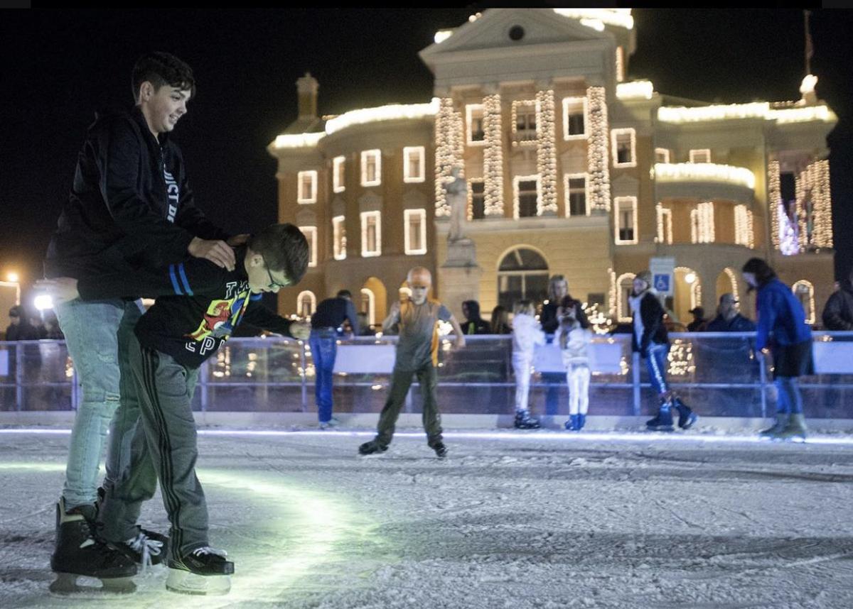 Wonderland Of Lights Makes Downtown Marshall Sparkle Arts And