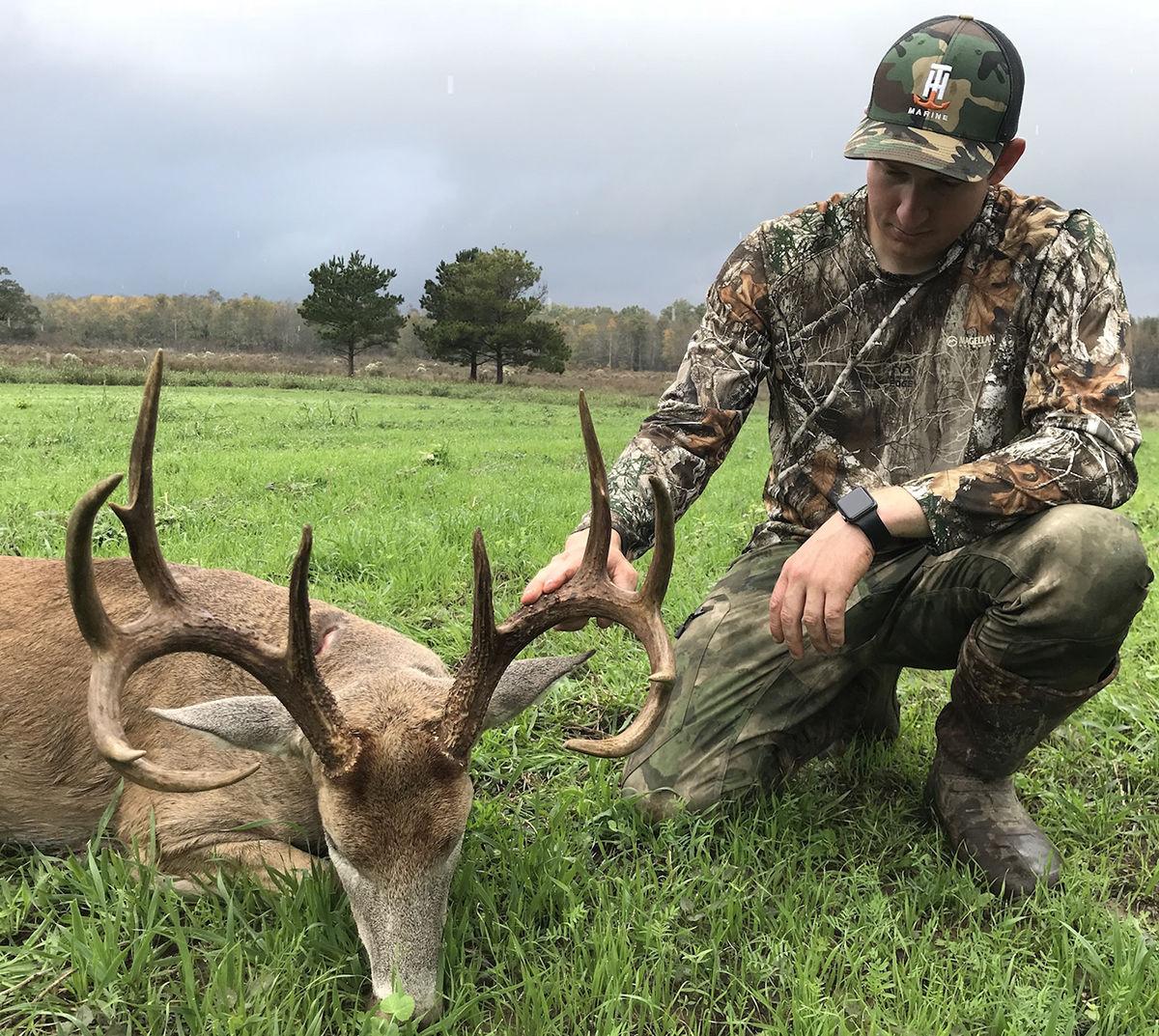 Tyler Hunter Takes Pair Of Trophy Bucks In East Texas Blogs Tylerpaper Com