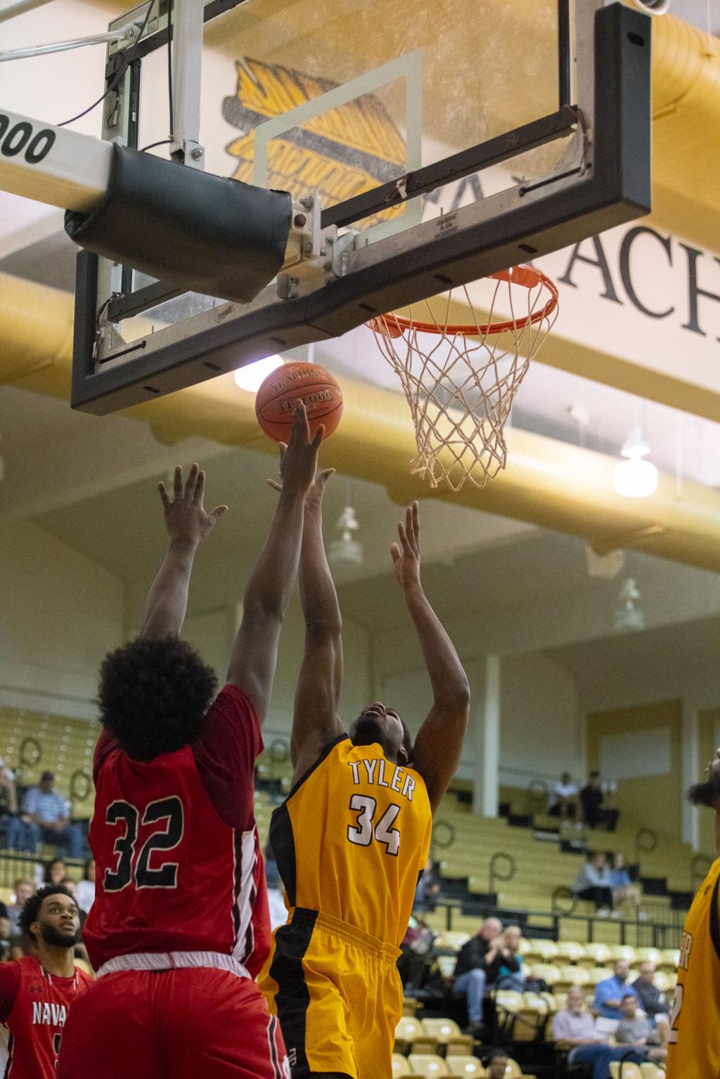 Region Xiv Basketball No 7 Tjc Apaches Edge Navarro 67 64