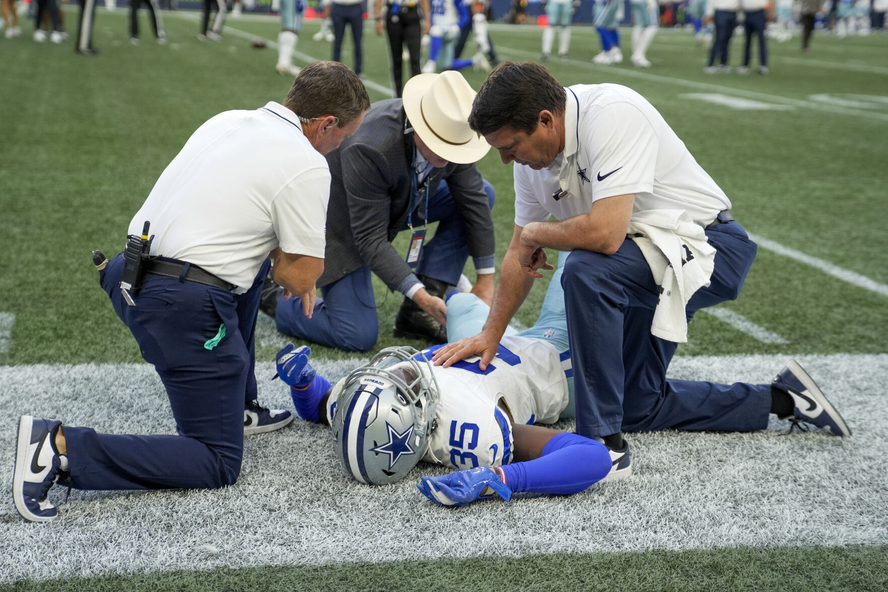 Overshown Out: Cowboys LB, Arp Native DeMarvion Overshown Will Miss ...