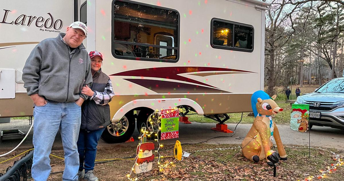 ‘It’s a tradition’: East Texans celebrate holiday season at Tyler State Park for A Pineywoods Christmas | Local News