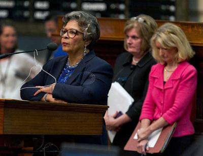 Texas lawmakers approve abortion restrictions