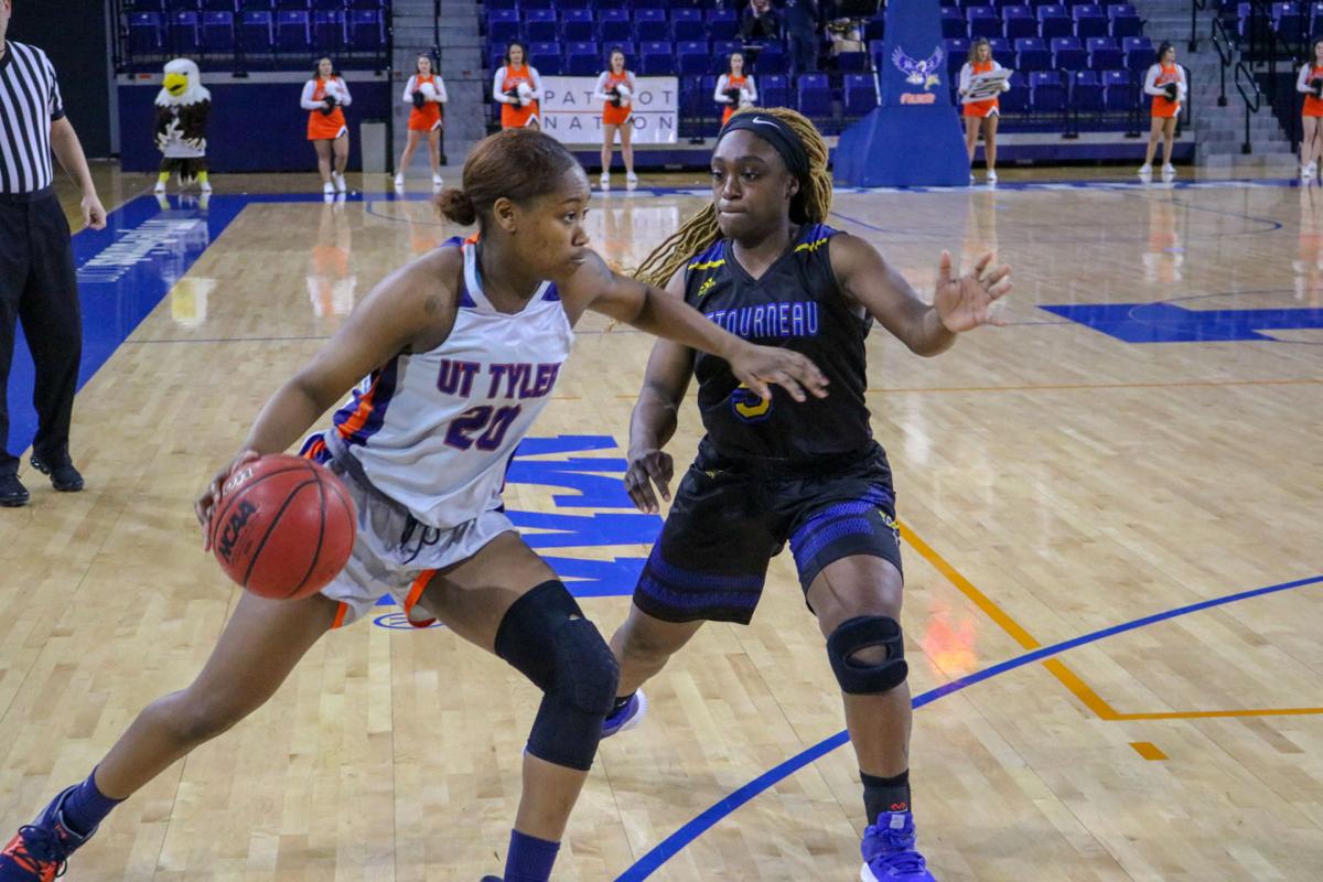 Ut Tyler Basketball Patriots Split Pair With Rival Letourneau