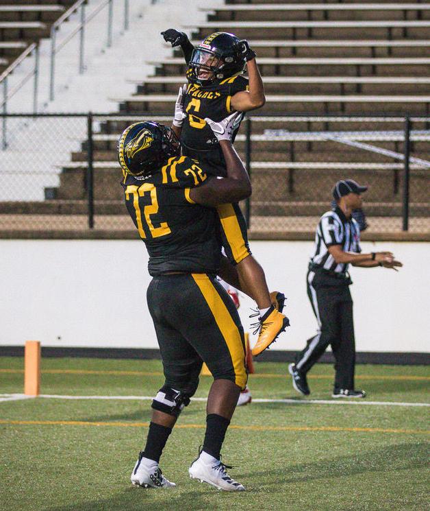 TJC Football: Apaches roll to win in home opener | College | tylerpaper.com
