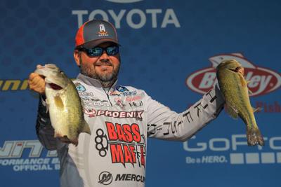Duckett Leads Way into Championship Round, Browning Pulls Off Last