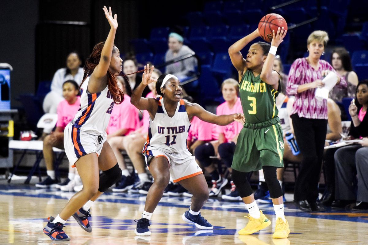 Ut Tyler Basketball Patriots Split Dh With Belhaven College