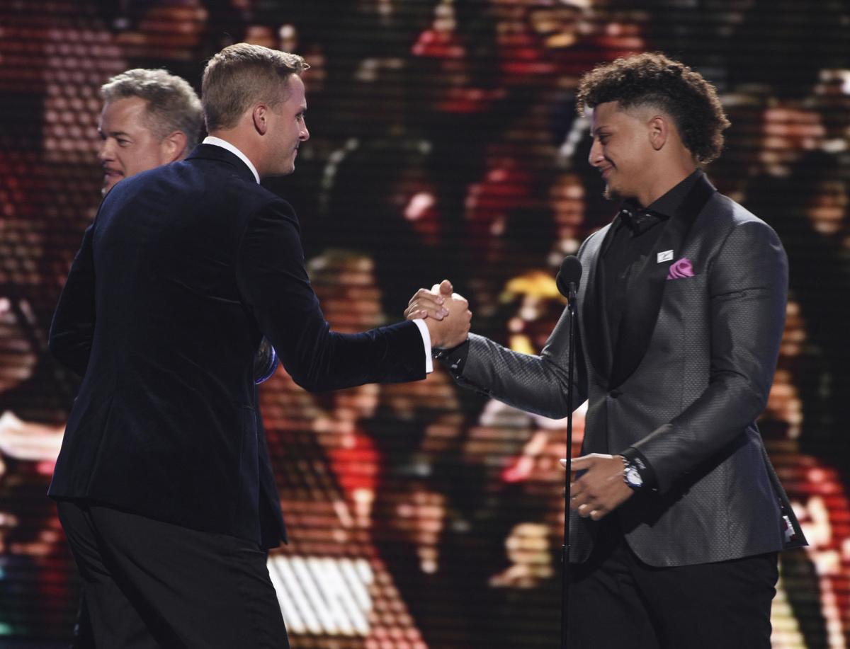 Patrick Mahomes wins ESPYs' Best NFL Player in 2019 Pro tylerpaper