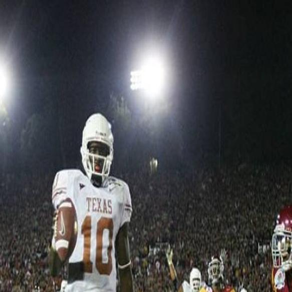 Column Vince Young Embraces His University Of Texas Title And Has