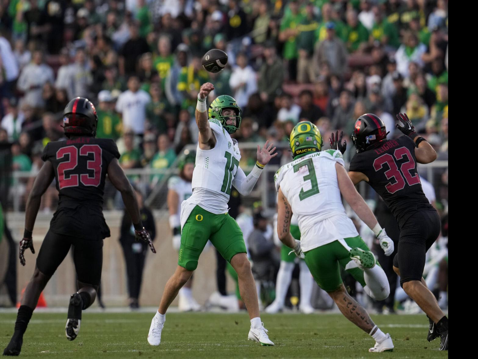 LOOK: Oregon Ducks unveil all-yellow uniforms for rivalry game vs