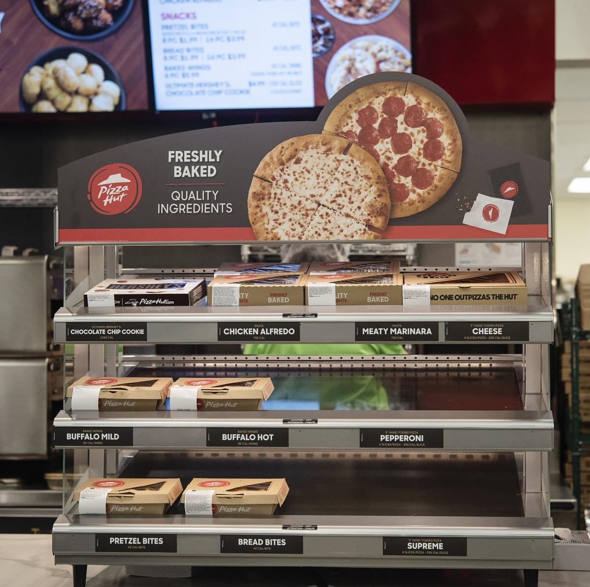 11262019_local_pizza_hut_brookshires_06web.jpg