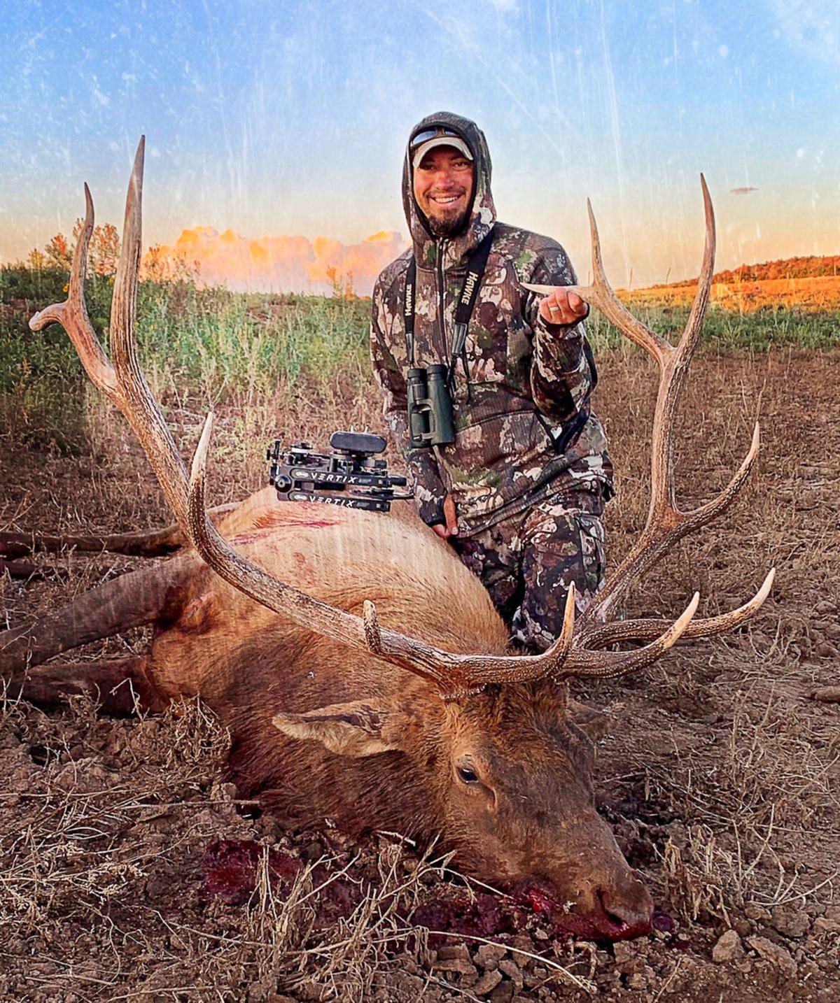 Two For Two East Texas Bow Hunter Trades Up For Successful Arizona Elk Blogs Tylerpaper Com