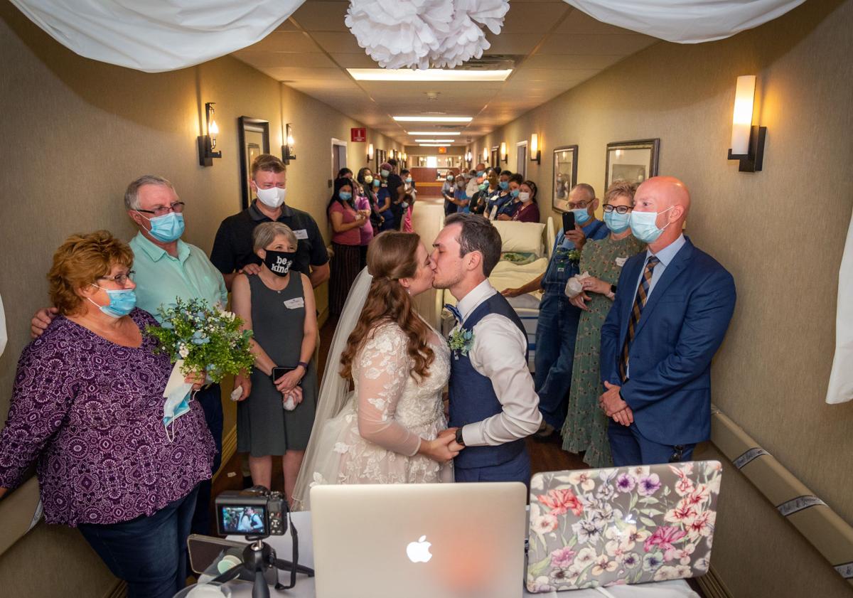 Couple Gets Married In Longview Hospital For Love Of Ill Grandmother Local News 