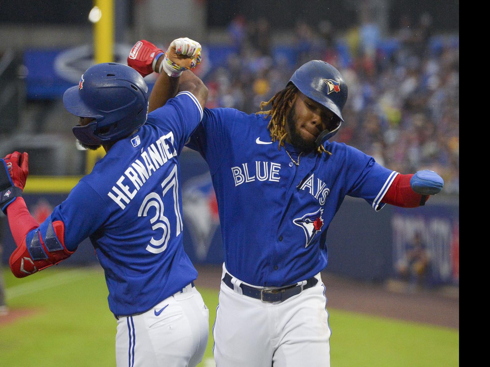 Blue Jays win Sahlen Field debut on walk-off hit