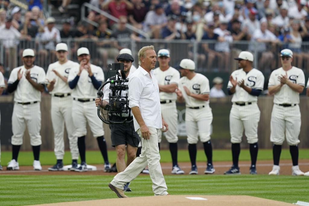 234 Kevin Costner Baseball Stock Photos, High-Res Pictures, and Images -  Getty Images
