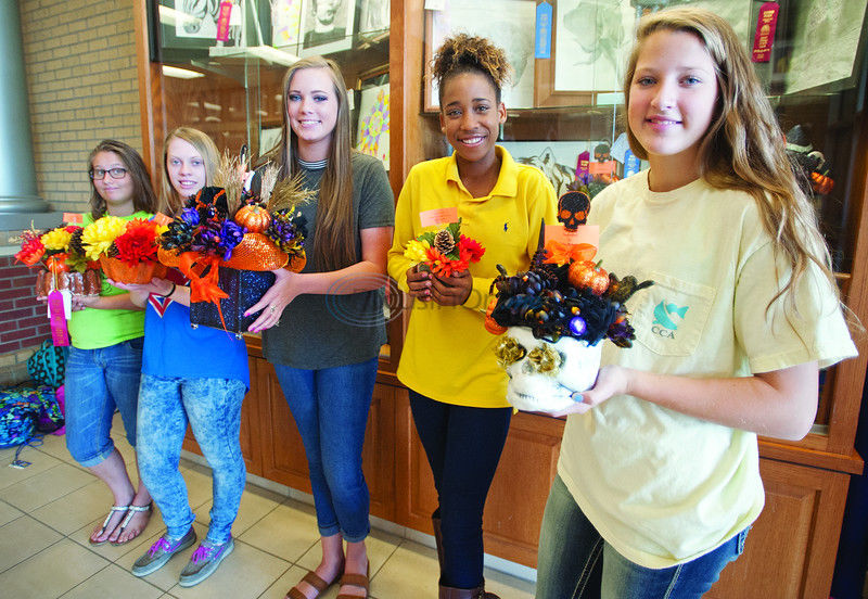 Woman Donates Craft Supplies To High School Floral Design Class Family Tylerpaper Com