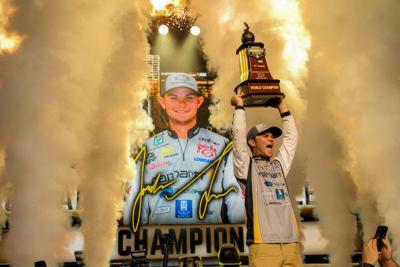 Lee, a 25-year-old former college angler, wins Bassmaster Classic, Texas  All Outdoors