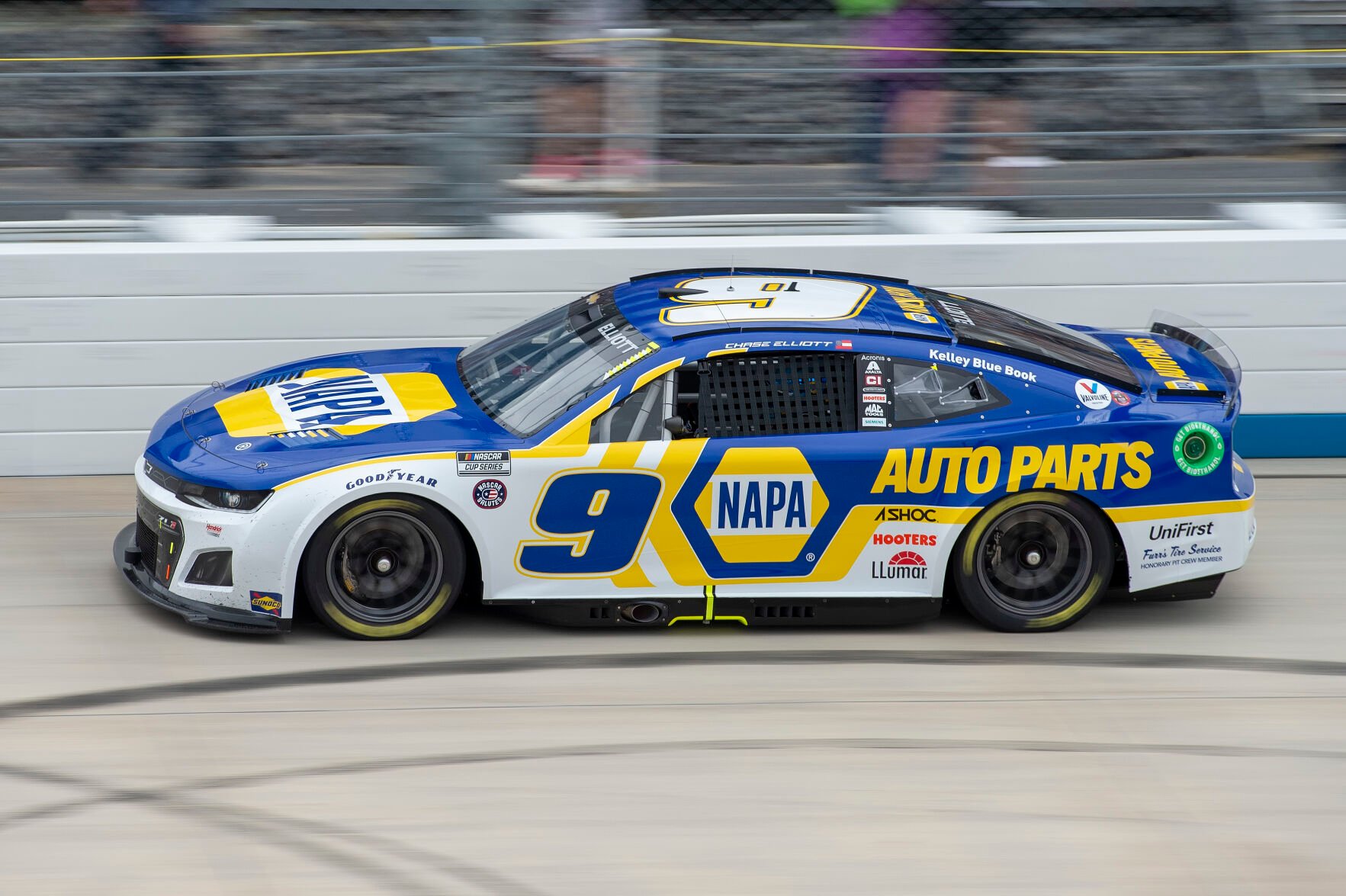 Motor Sports Roundup Chase Elliott wins at Dover to snap 26 race